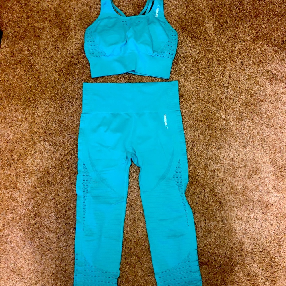 Gymshark teal workout outfit